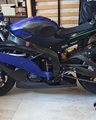 Yamaha R6 2011 Pista – Öhlins, Andreani, YEC,Arrow