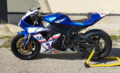 Yamaha YZF R1 - 2004