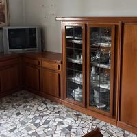 Parete Attrezzata, Tavolo e 4 Sedie