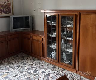 Parete Attrezzata, Tavolo e 4 Sedie