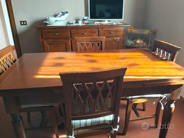 Tavolo in legno arte povera  +4 sedie 