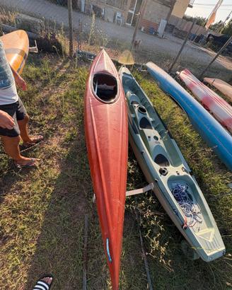 Canoa in vetroresina da mare e lago