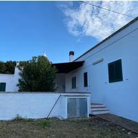 Villa con trulli in Valle D'Itria con giardino