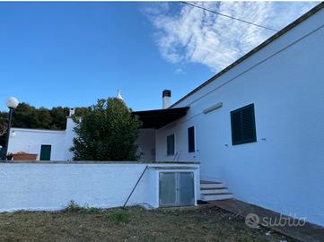Villa con trulli in Valle D'Itria con giardino