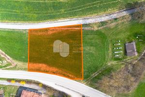 Terreno edificabile senza vincolo residenza ordina