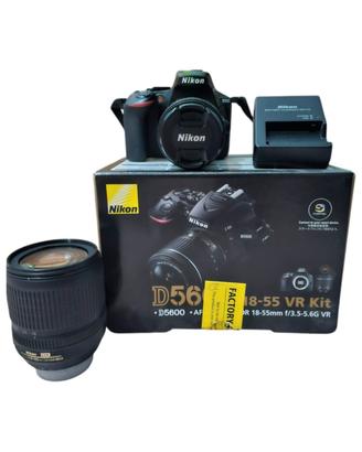 Nikon D5600 + Obbiettivo Nikkor 18-105 mm