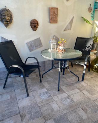 Tavolo giardino con sedie 