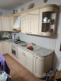 cucina angolare completa di elettrodomestici 