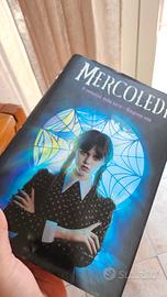 libro della serie Mercoledì Adams