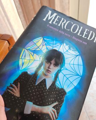 libro della serie Mercoledì Adams