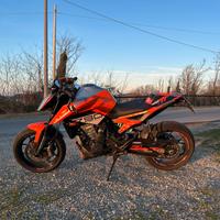 Ktm duke 790