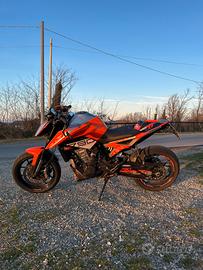 Ktm duke 790