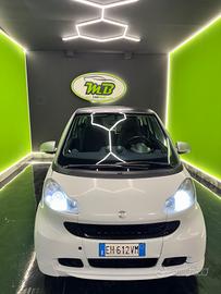Smart ForTwo 52 kW MHD coupé White Tailor Made