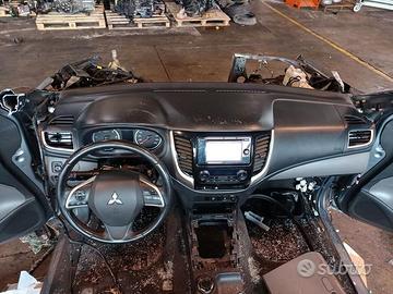 MITSUBISHI L200 2017