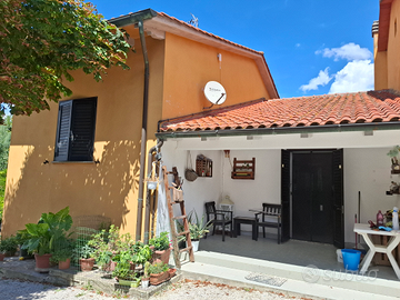 2 immobili adiacenti