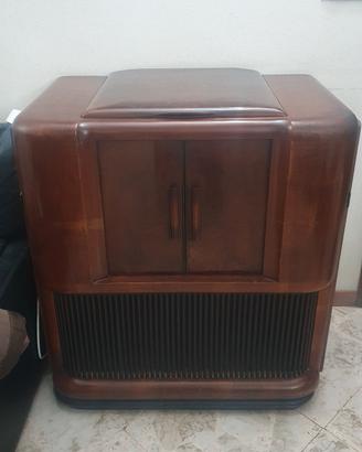 mobile radio con giradischi vintage 