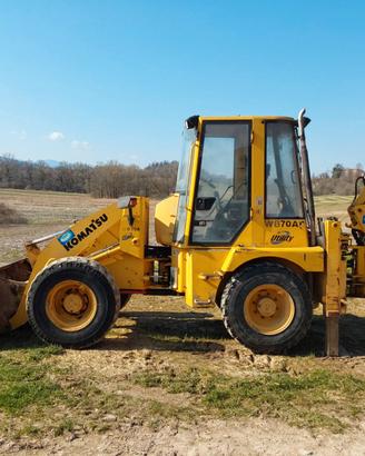 TERNA KOMATSU WB 70 A