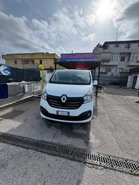 renault trafic 9 posti 