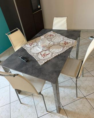 Tavolo con 4 sedie Calligaris