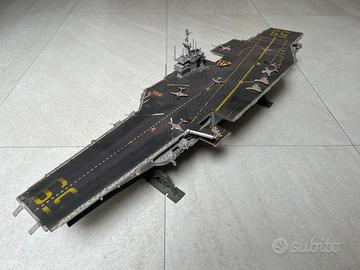 Portaerei USS Forrestal marca Heller