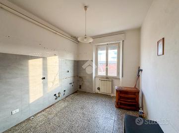 3 LOCALI A PONTEDERA