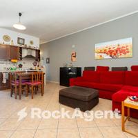 TRE VANI CON TERRAZZA - PICANELLO VIA WRZI'