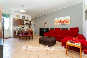 TRE VANI CON TERRAZZA - PICANELLO VIA WRZI'