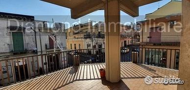 Appartamento 7 vani con garage a Giarre centro