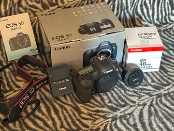 Canon EOS 5D mark iii + obiettivo canon 40mm