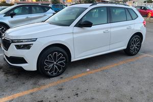 Skoda Kamiq 1.0 TSI black dots 
