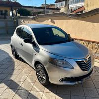 Lancia Ypsilon 1.2 69 CV 5 porte S&S Silver