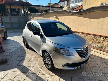 Lancia Ypsilon 1.2 69 CV 5 porte S&S Silver