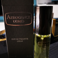 Eau de toilette Arrogance uomo spray 30ml