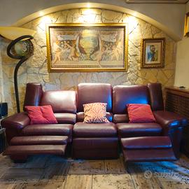 Divano bordò in pelle, 3 posti