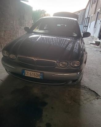 Jaguar X-Type