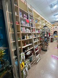 arredamento completo negozio 