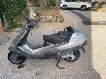 Piaggio Hexagon 180 4T