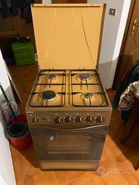 Piano cottura a gas e forno