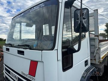 Camion iveco e cassone per trasporto alimenti