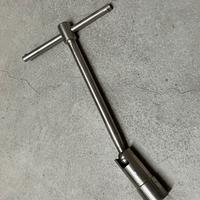 Chiave a brugola T con Bussola 18 mm