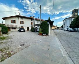 Graziosa casa bicamere con giardino