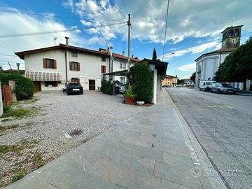 Graziosa casa bicamere con giardino