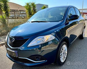 Lancia Ypsilon 1.2 69 CV 5 porte S&S Gold