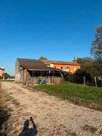 Annesso rustico con terreno
