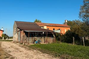 Annesso rustico con terreno