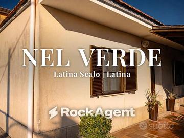 Villa di 260 m² con più di 5 locali a Latina