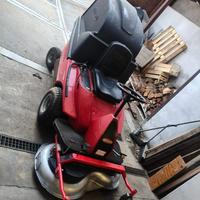 Trattorino tagliaerba