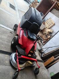 Trattorino tagliaerba