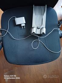 base ricarica a parete dyson v11 e suo  caricatore