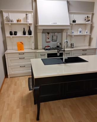 CUCINA CLASSICA IN LEGNO